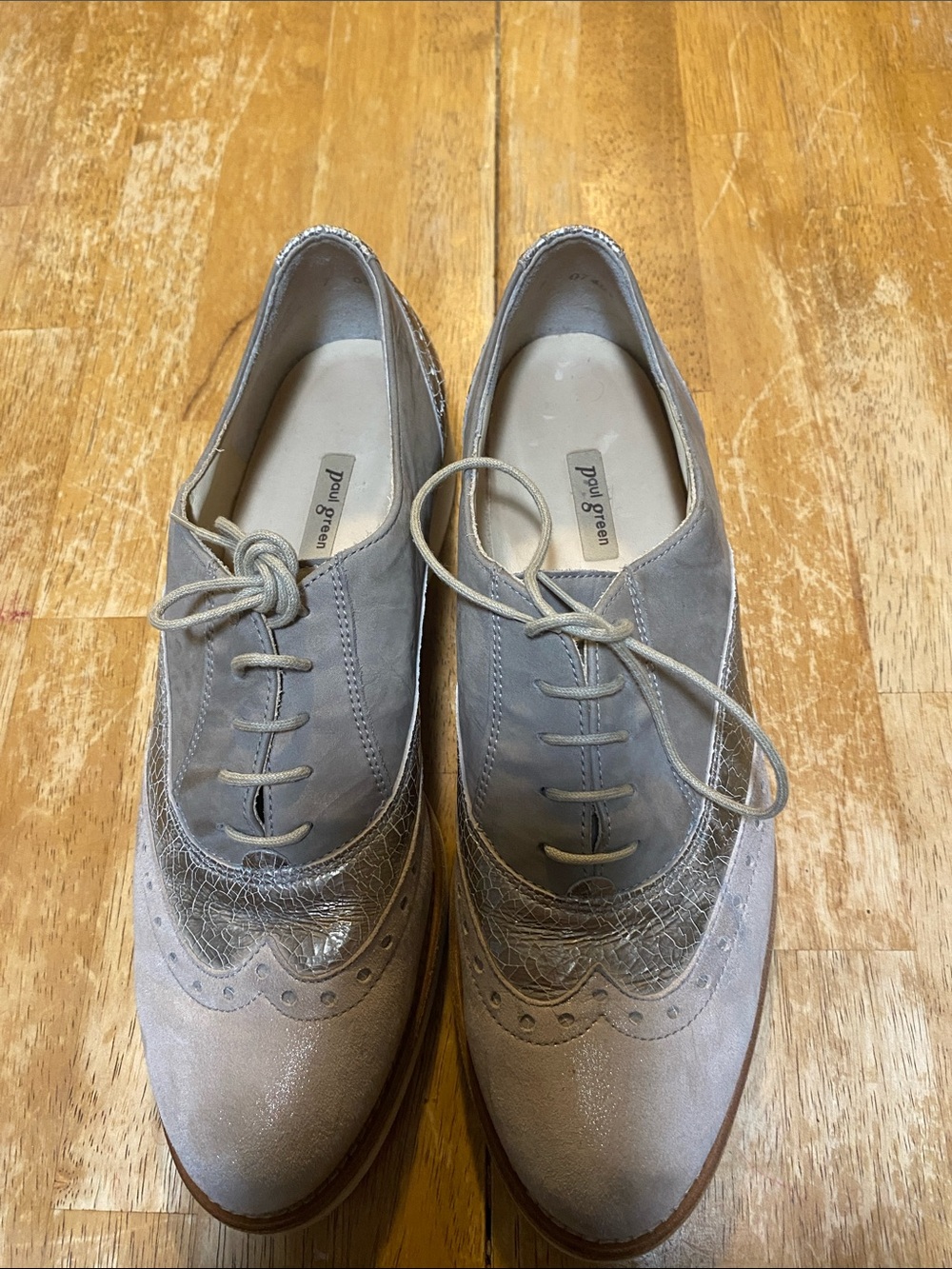 Beautiful Paul Green Taupe Gray Wingtip Lace-Up Oxfords